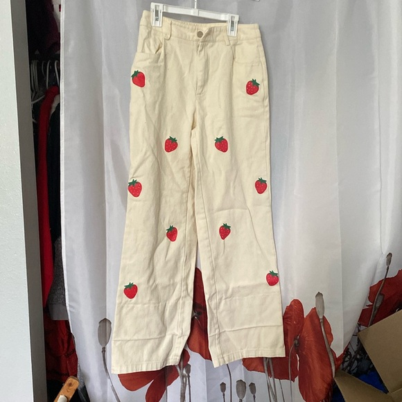 SHEIN strawberry wide leg jeans size s. High waisted. Hardly worn - Picture 1 of 3